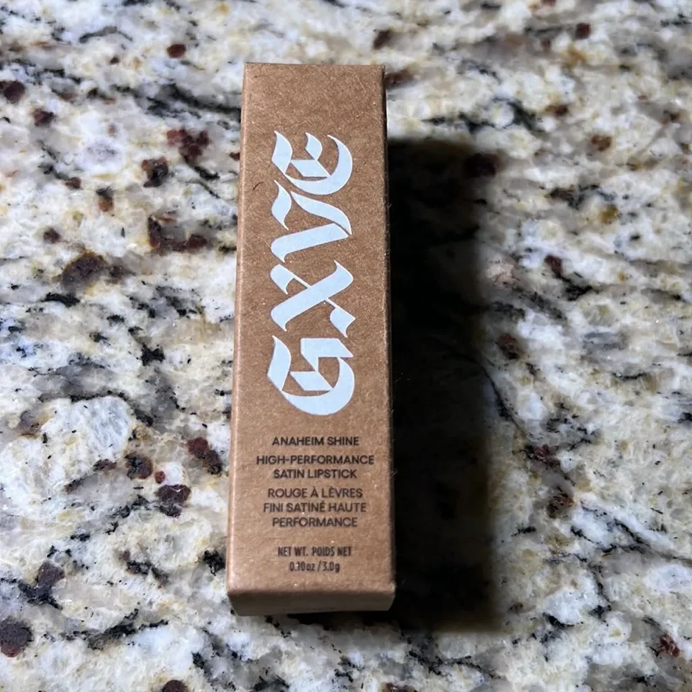 GXVE ANAHEIM SHINE HIGH-PERFORMANCE SATIN LIPSTICK BY Gwen stefani brand new